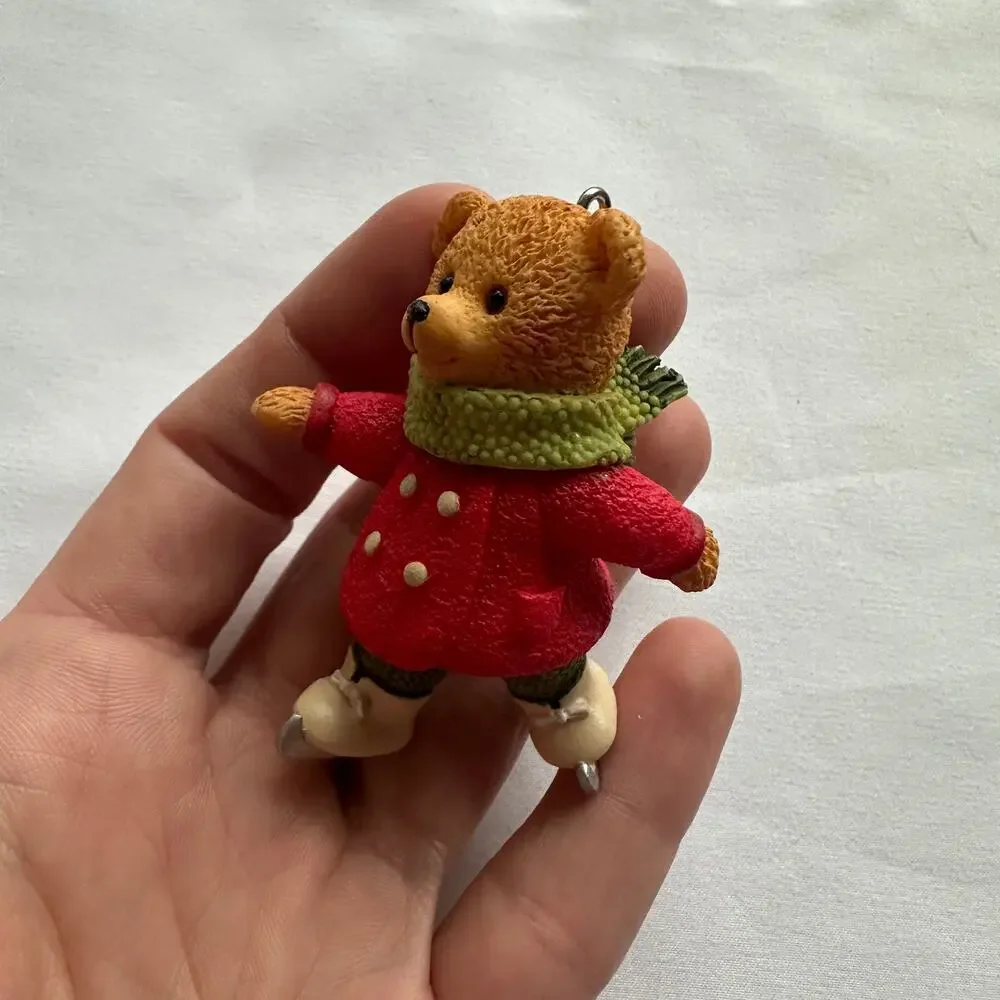 Vintage 2002 Hallmark Keepsake Gracie Skates Snow Cub Club Christmas Ornament